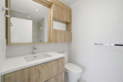 Photo 17 at 312 - 755 Harbourside Drive, Harbourside, North Vancouver