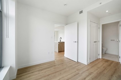 Photo 16 at 312 - 755 Harbourside Drive, Harbourside, North Vancouver