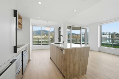 Photo 7 at 312 - 755 Harbourside Drive, Harbourside, North Vancouver