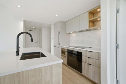 Photo 9 at 312 - 755 Harbourside Drive, Harbourside, North Vancouver