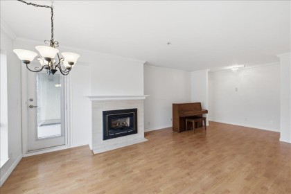 Photo 2 at 201 - 3290 W 4th Avenue, Kitsilano, Vancouver West