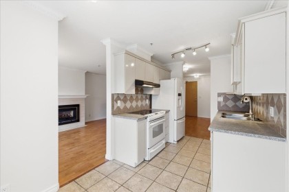 Photo 22 at 201 - 3290 W 4th Avenue, Kitsilano, Vancouver West