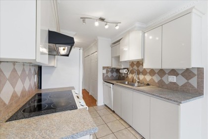 Photo 20 at 201 - 3290 W 4th Avenue, Kitsilano, Vancouver West