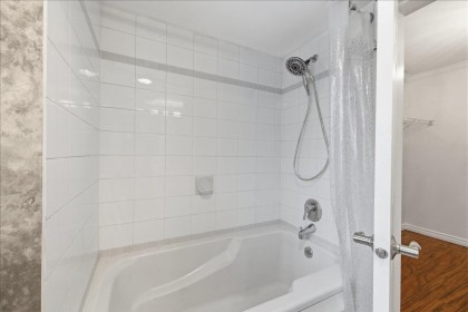 Photo 11 at 201 - 3290 W 4th Avenue, Kitsilano, Vancouver West