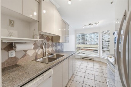 Photo 19 at 201 - 3290 W 4th Avenue, Kitsilano, Vancouver West