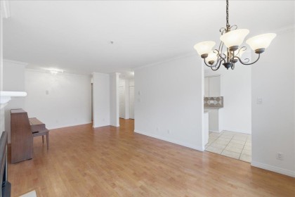 Photo 4 at 201 - 3290 W 4th Avenue, Kitsilano, Vancouver West