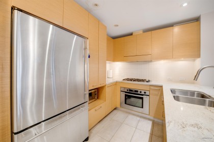 Photo 6 at 107 - 6015 Iona Drive, University VW, Vancouver West