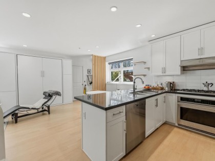 Photo 16 at 83 W 15th Avenue, Mount Pleasant VW, Vancouver West