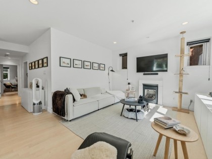 Photo 11 at 83 W 15th Avenue, Mount Pleasant VW, Vancouver West