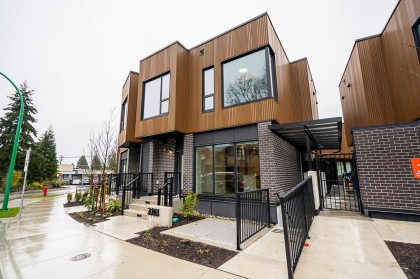 Photo 1 at 3161 Canfield Crescent, Edgemont, North Vancouver