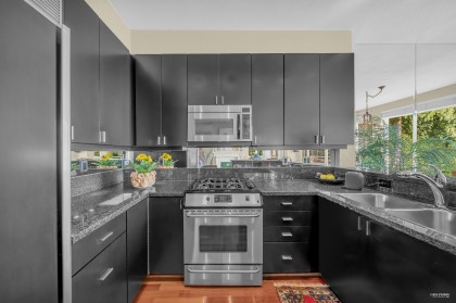 Photo 7 at 2472 Shadbolt Lane, Panorama Village, West Vancouver