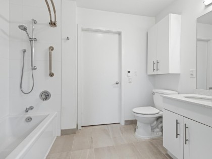 Photo 12 at 405 - 2137 Chesterfield Avenue, Central Lonsdale, North Vancouver