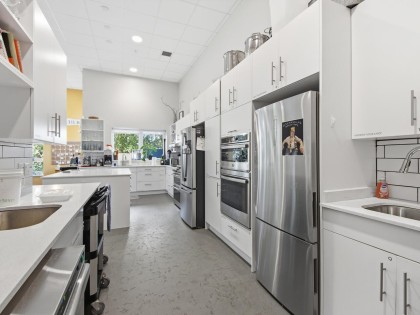 Photo 3 at 405 - 2137 Chesterfield Avenue, Central Lonsdale, North Vancouver