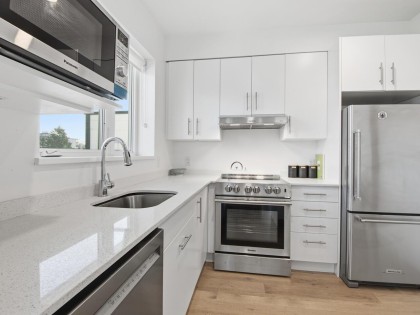 Photo 1 at 405 - 2137 Chesterfield Avenue, Central Lonsdale, North Vancouver