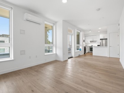 Photo 15 at 405 - 2137 Chesterfield Avenue, Central Lonsdale, North Vancouver