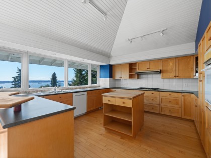 Photo 12 at 2220 Queens Avenue, Queens, West Vancouver