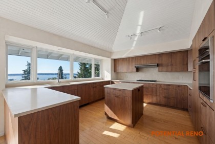 Photo 3 at 2220 Queens Avenue, Queens, West Vancouver