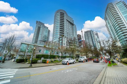 Photo 2 at 1401 - 560 Cardero Street, Coal Harbour, Vancouver West