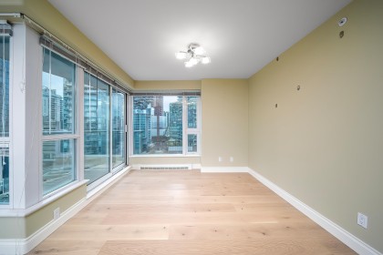 Photo 7 at 1401 - 560 Cardero Street, Coal Harbour, Vancouver West