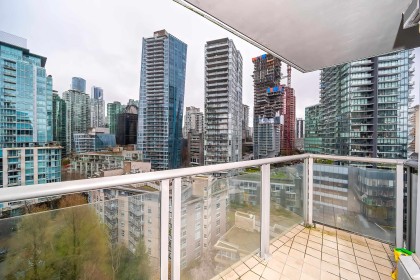 Photo 18 at 1401 - 560 Cardero Street, Coal Harbour, Vancouver West