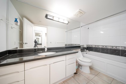 Photo 15 at 1401 - 560 Cardero Street, Coal Harbour, Vancouver West