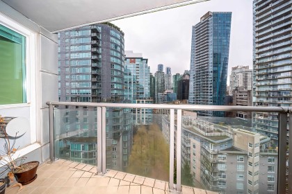 Photo 19 at 1401 - 560 Cardero Street, Coal Harbour, Vancouver West