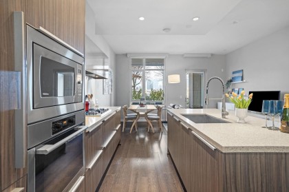 Photo 16 at 102 - 128 Athletes Way, False Creek, Vancouver West