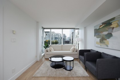 Photo 4 at 1704 - 1088 Richards Street, Yaletown, Vancouver West