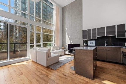 Photo 4 at 403 - 988 Richards Street, Yaletown, Vancouver West