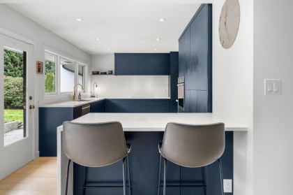 Photo 3 at 675 Burley Drive, Cedardale, West Vancouver