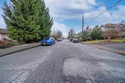 Photo 5 at 221 W 28th Street, Upper Lonsdale, North Vancouver