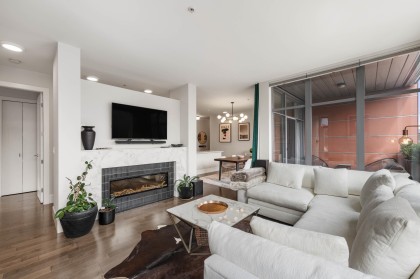 Photo 5 at 204 - 2108 W 12th Avenue, Kitsilano, Vancouver West