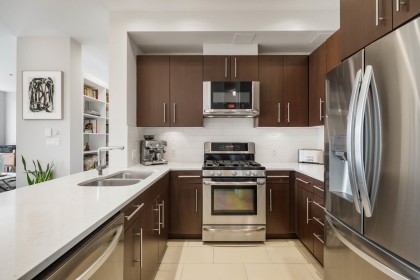 Photo 9 at 204 - 2108 W 12th Avenue, Kitsilano, Vancouver West