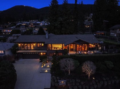 Photo 1 at 124 Carisbrooke Crescent, Upper Lonsdale, North Vancouver