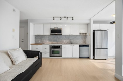 Photo 5 at 2209 - 602 Citadel Parade, Downtown VW, Vancouver West