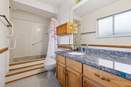 Photo 16 at 729 W 62nd Avenue, Marpole, Vancouver West