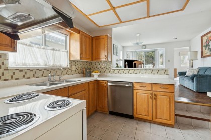 Photo 11 at 729 W 62nd Avenue, Marpole, Vancouver West