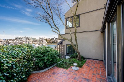 Photo 13 at 836 Millbank, False Creek, Vancouver West