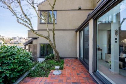 Photo 12 at 836 Millbank, False Creek, Vancouver West