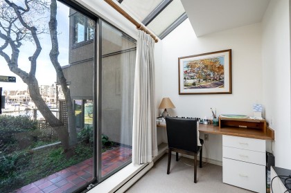 Photo 10 at 836 Millbank, False Creek, Vancouver West