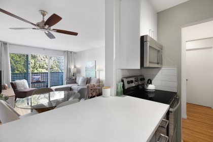 Photo 7 at 303 - 2125 W 2nd Avenue, Kitsilano, Vancouver West