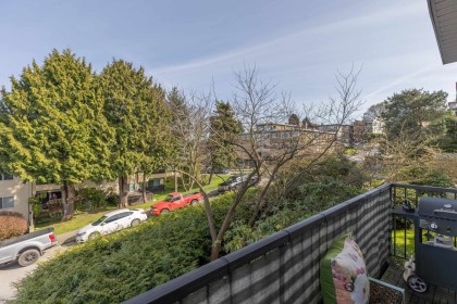 Photo 3 at 303 - 2125 W 2nd Avenue, Kitsilano, Vancouver West