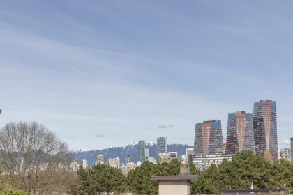 Photo 5 at 303 - 2125 W 2nd Avenue, Kitsilano, Vancouver West