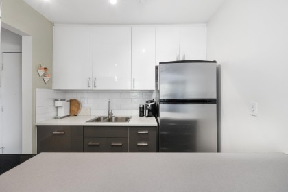 Photo 9 at 303 - 2125 W 2nd Avenue, Kitsilano, Vancouver West