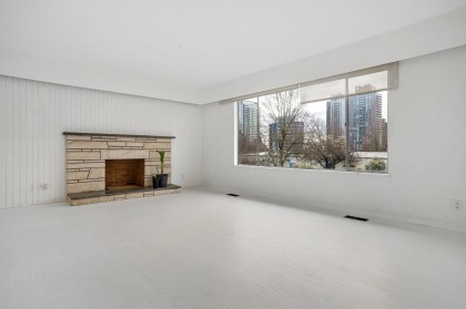 Photo 2 at 585 W 65th Avenue, Marpole, Vancouver West