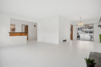 Photo 6 at 585 W 65th Avenue, Marpole, Vancouver West