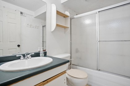 Photo 16 at 585 W 65th Avenue, Marpole, Vancouver West