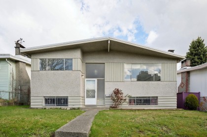 Photo 1 at 585 W 65th Avenue, Marpole, Vancouver West