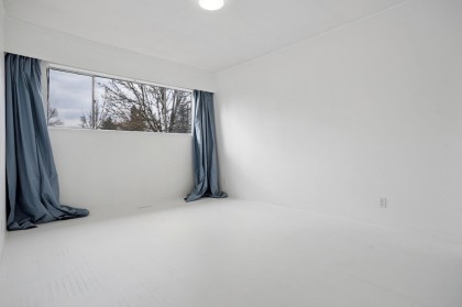 Photo 9 at 585 W 65th Avenue, Marpole, Vancouver West