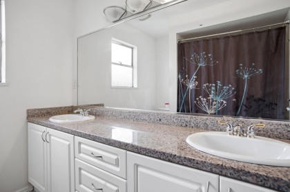 Photo 10 at 585 W 65th Avenue, Marpole, Vancouver West